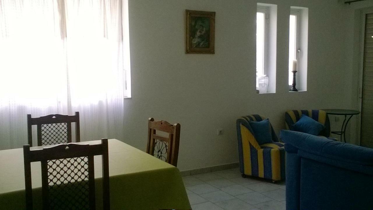 Nireos Proteos 20 Lägenhet Rafína Exteriör bild